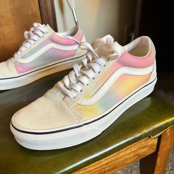 Vans Old Skool shoe - Picture 1 of 5